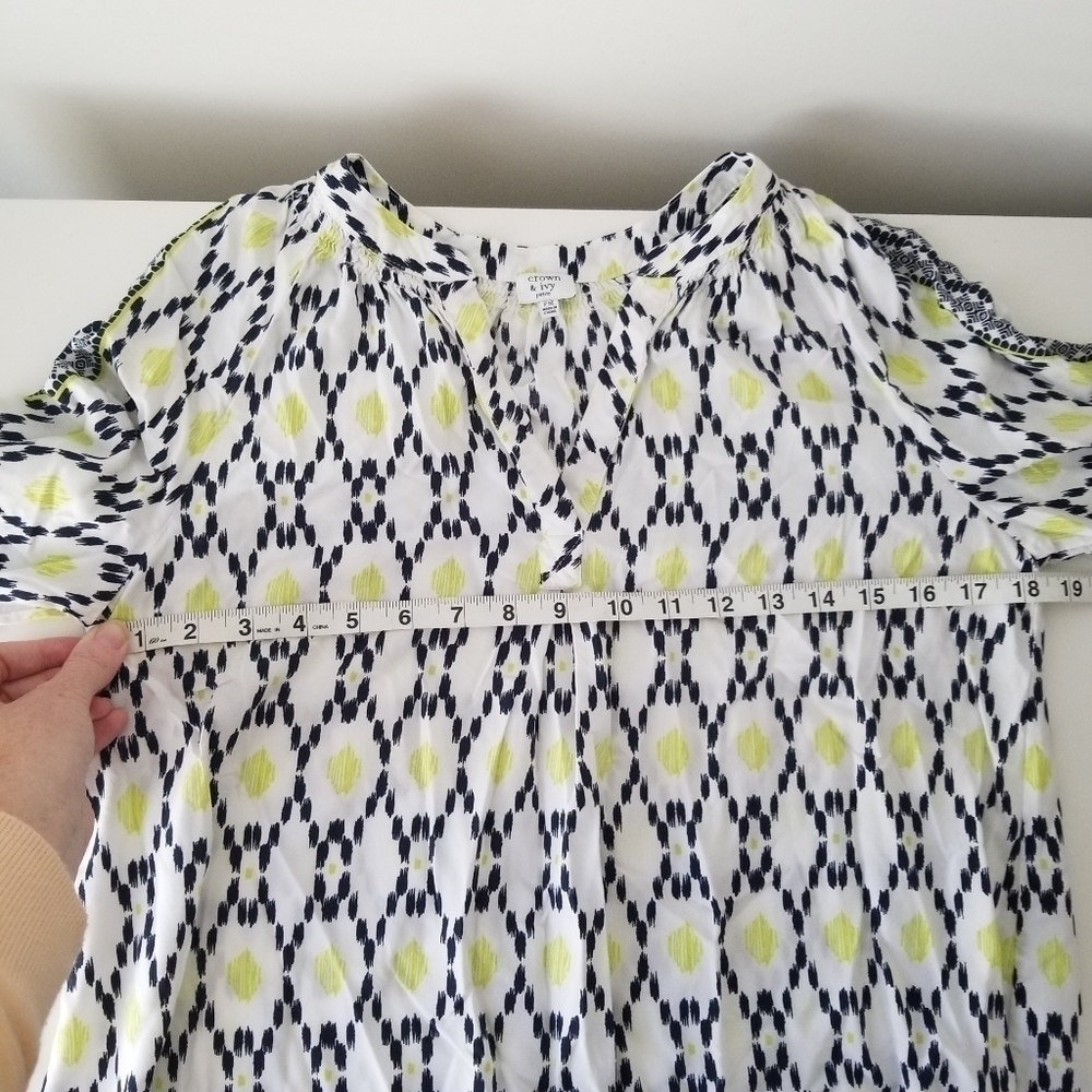 Crown & Ivy V Neck Blouse Neon Green/White/Navy Size PM - Picture 3 of 11